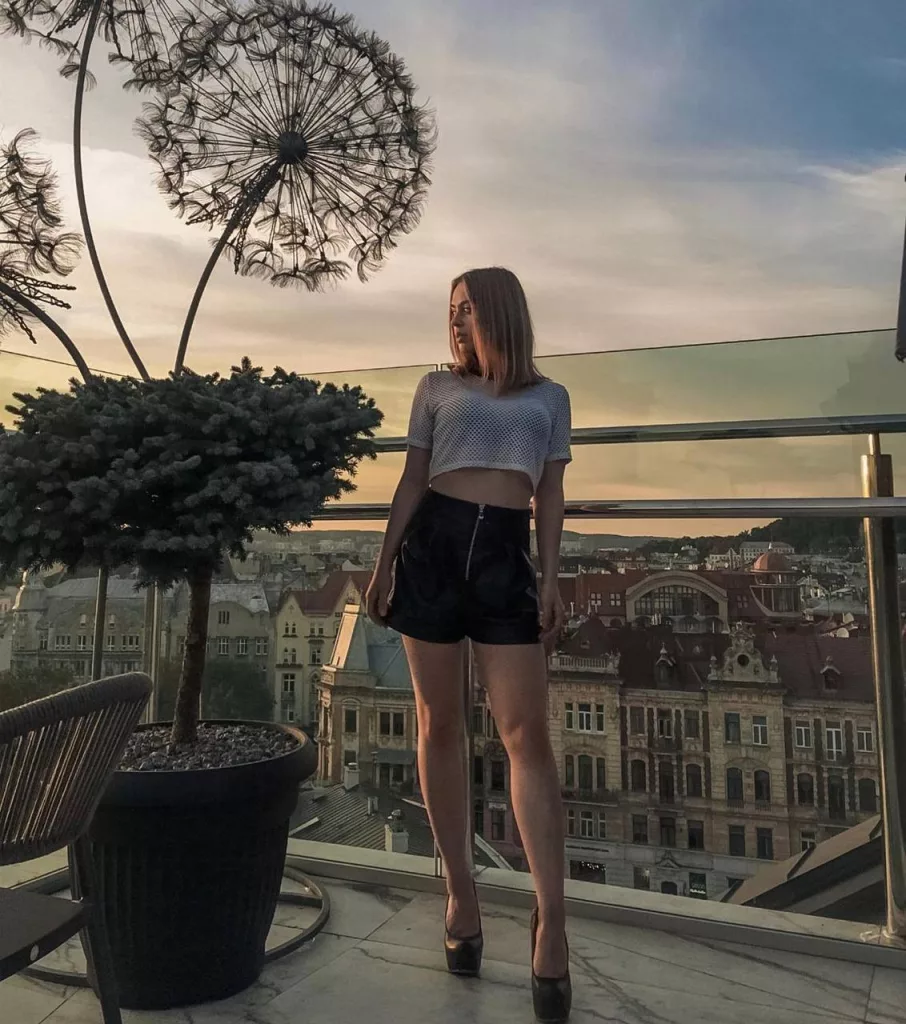 Девушка на час Лилия работает в Москве