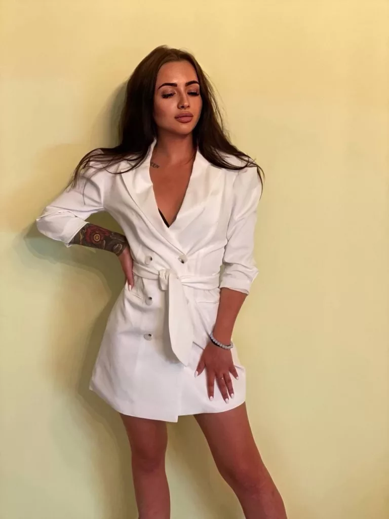 Модель Ангелина работает в Москве